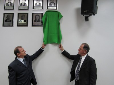 Descerramento placa do Presidente