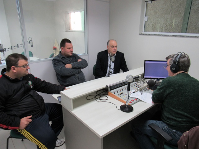 Comissão de Trânsito em entrevista na Rádio Rosário