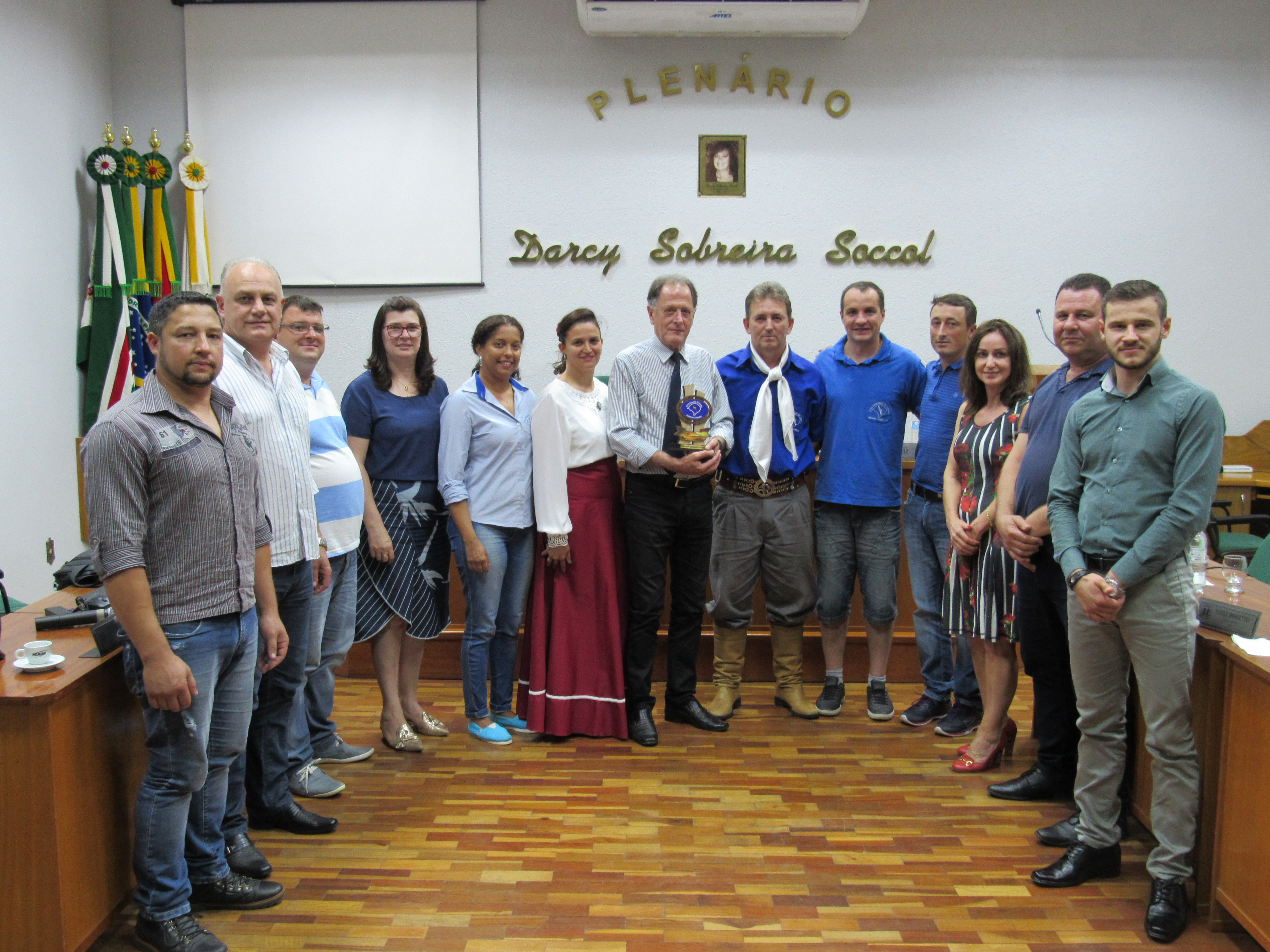 CTG Sinuelo da Serra presta homenagem ao Legislativo