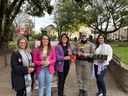 Procuradoria da Mulher realiza entrega de flores às Mulheres