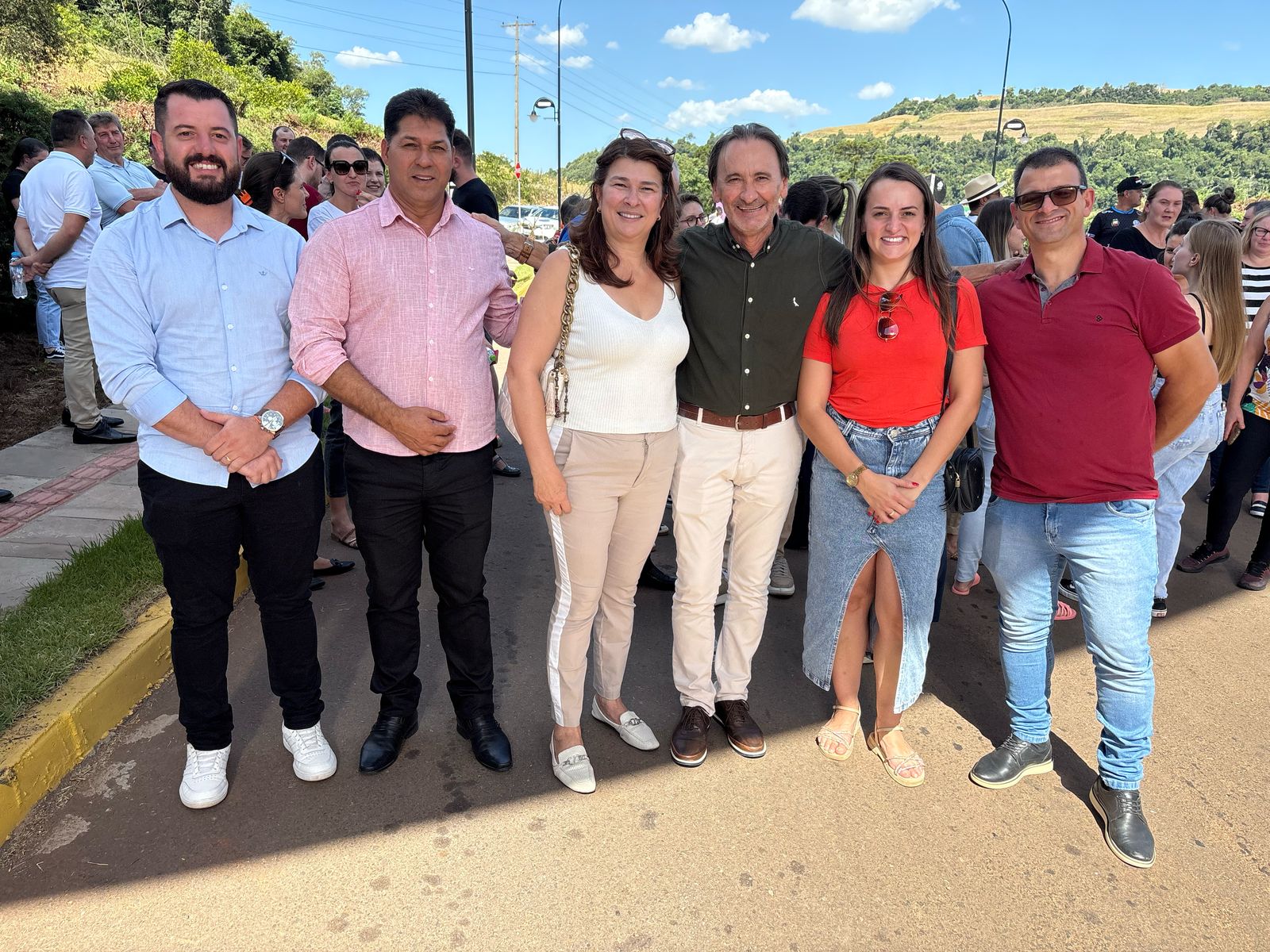 Vereadores participam da inauguração do asfalto que liga Serafina Corrêa e Montauri